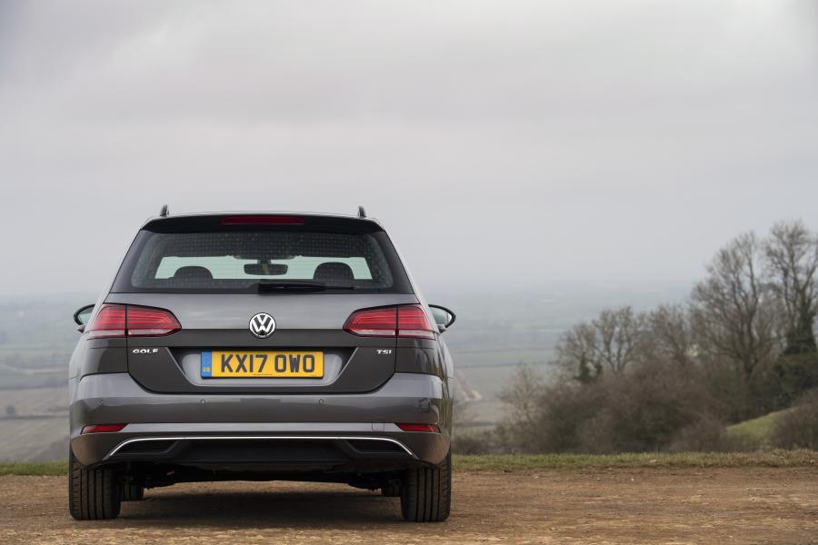  Volkswagen Golf TSI Estate 2017 года  (UK) (фото 2 из 24)